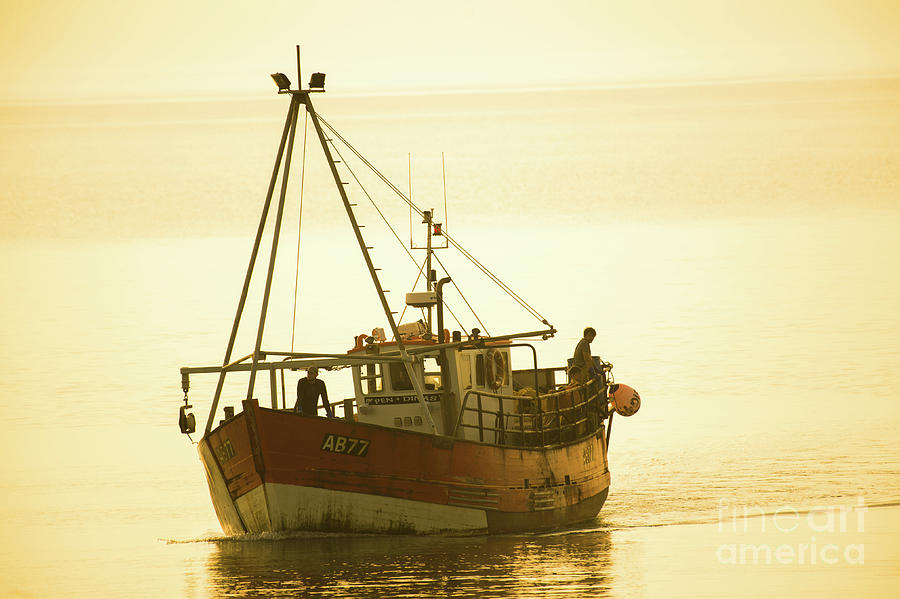 Boat Photograph - Returning to harbour by Keith Morris