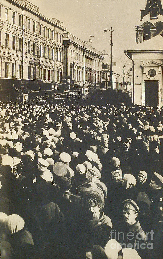 Revolutionary Crowds At The Tverskaya Drawing by Heritage Images