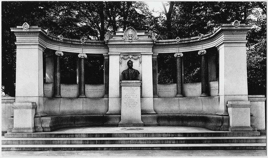 Richard Morris Hunt Monument Outside Photograph by The New York Historical Society