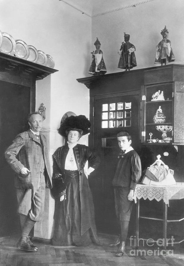 Richard Strauss With His Wife And Son Photograph by Bettmann