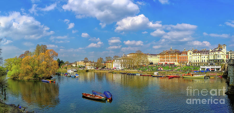 Richmond Upon Thames - Panorama by Leigh Kemp Richmond Upon Thames - Panorama by Leigh Kemp