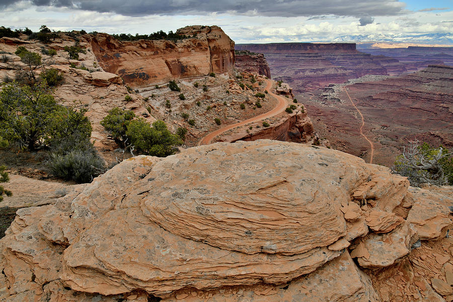 Rim OVerlooking Shafer Canyon in Canyonlands Photograph by Ray Mathis