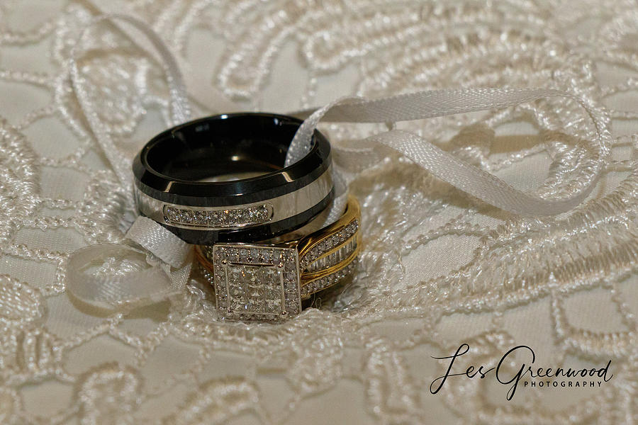 Rings Photograph by Les Greenwood