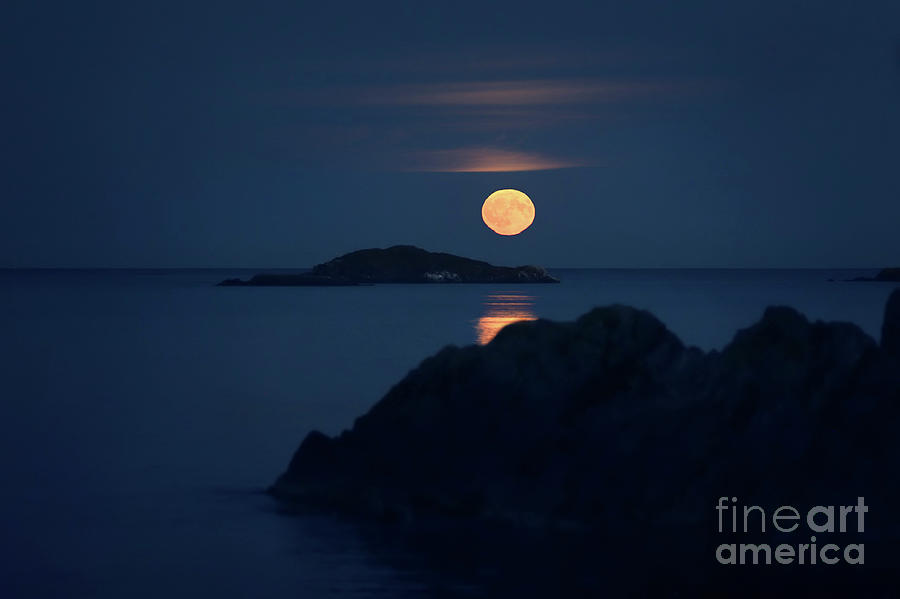 Rising Big Red Full Harvest Moon Above Pacific Ocean Photograph By Awen Fine Art Prints Pixels