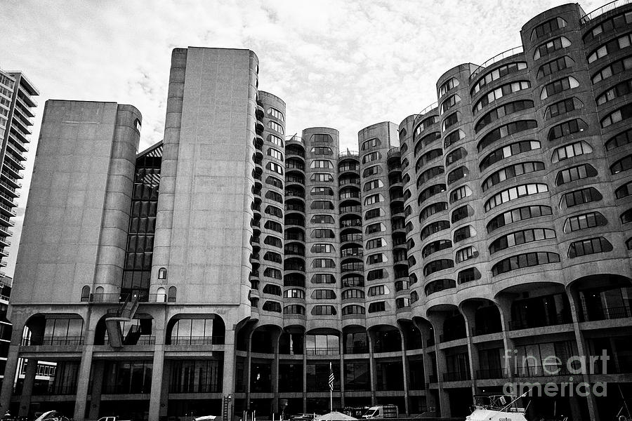 Chicago Photograph - River City Building Chicago Illinois United States Of America by Joe Fox Chicago Photograph - River City Building Chicago Illinois United States Of America by Joe Fox