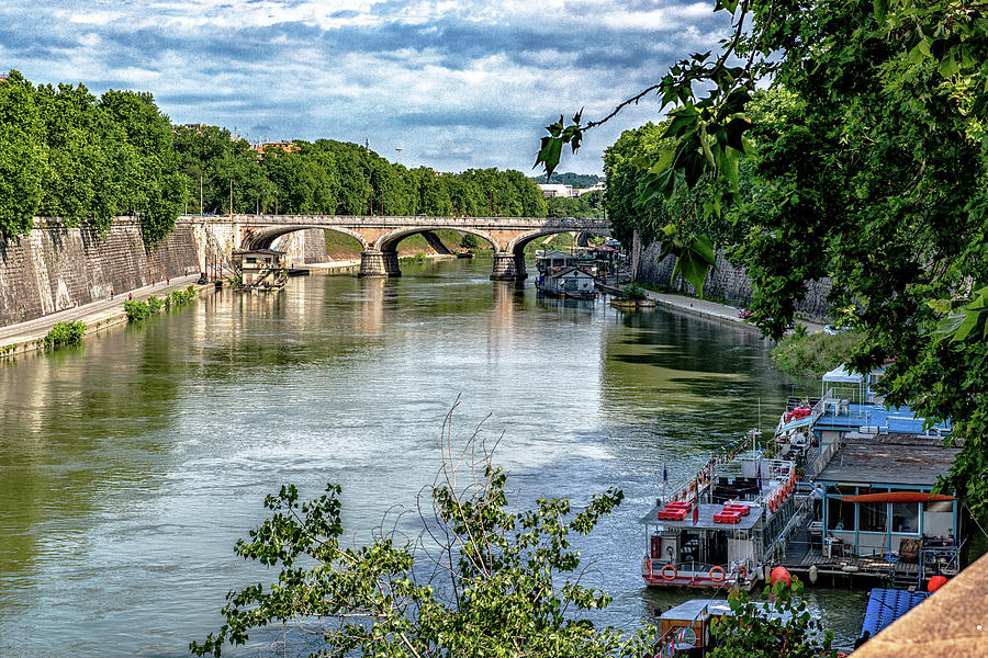 Italia Photograph - Riverboats by Joseph Yarbrough Italia Photograph - Riverboats by Joseph Yarbrough