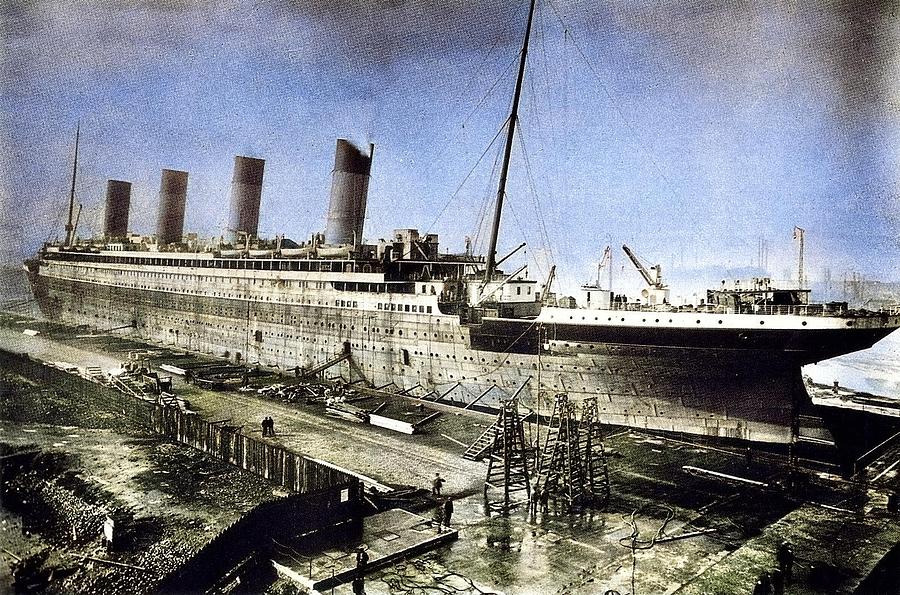 rms titanic in color
