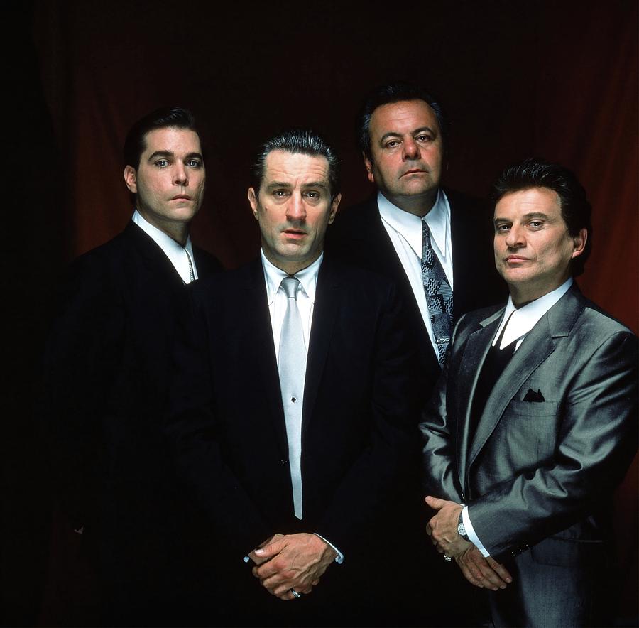 Peliculas y series de culto - Página 9 Robert-de-niro--ray-liotta--paul-sorvino-and-joe-pesci-in-goodfellas-1990--album