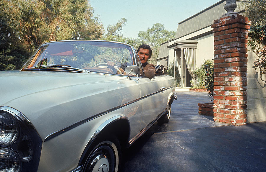 Robert Evans Photograph by Alfred Eisenstaedt Robert Evans Photograph by Alfred Eisenstaedt