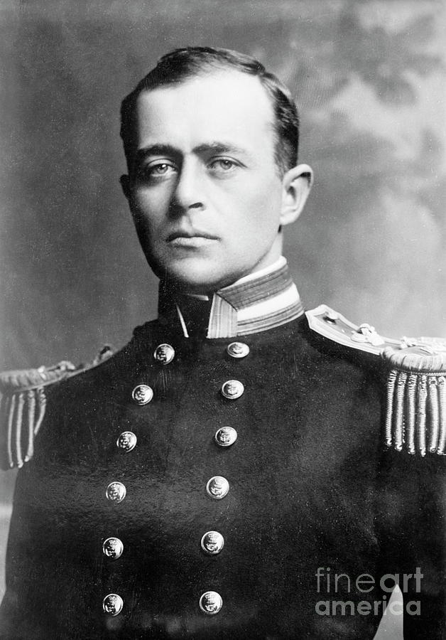 Portrait Photograph - Robert Falcon Scott by Us Library Of Congress/science Photo Library