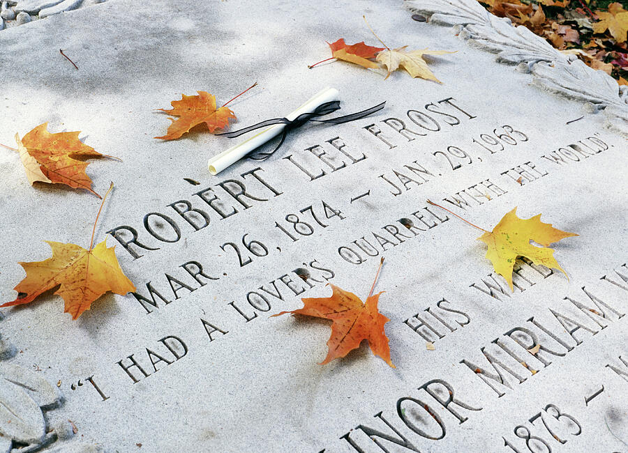 Robert Frost gravestone Photograph by Michael McCormack