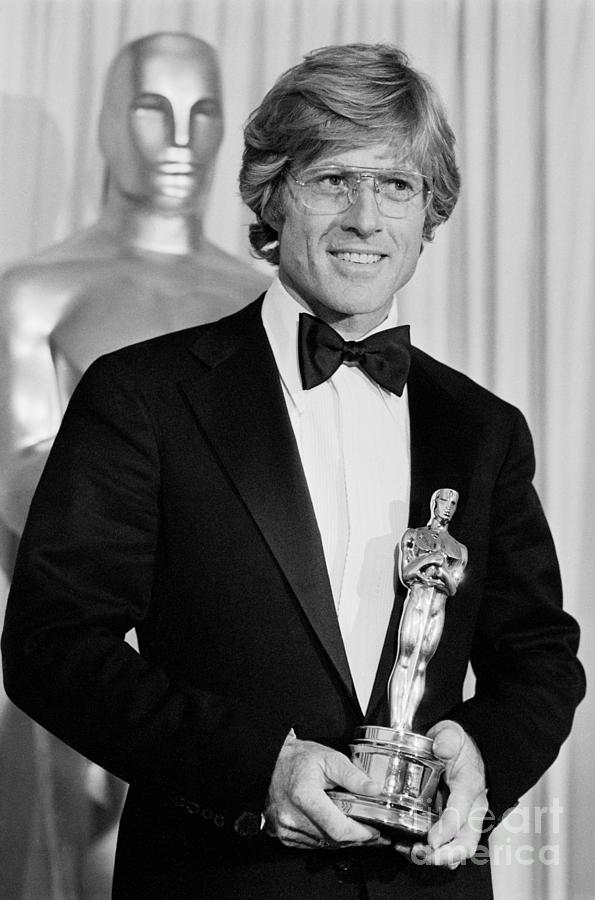Robert Redford Holding Oscar Photograph by Bettmann