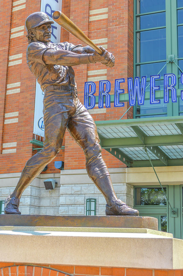 Milwaukee Brewers Photograph - Robin Yount Statue by Tommy Anderson