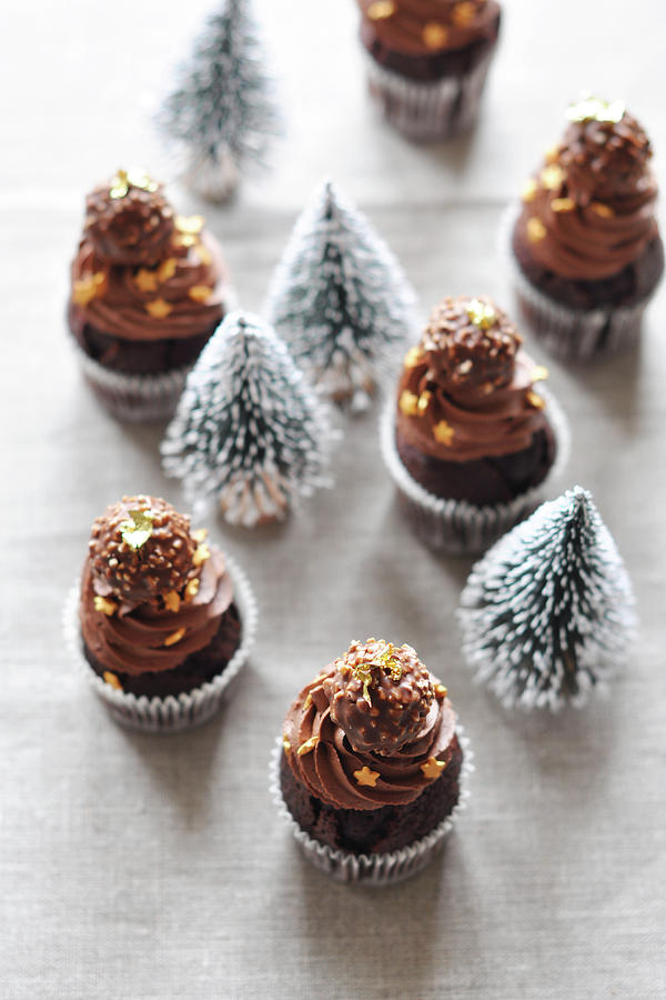 Rocher And Chocolate Mini Christmas Cupcakes Photograph by Steve_ho