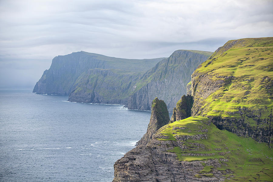 Rock Formation At Leitisvatn, Also Called Sørvágsvatn, Vágar, Faroe ...