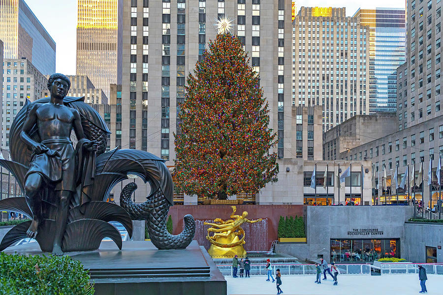 Rockefeller Center At Christmas, Ny Digital Art by Lumiere