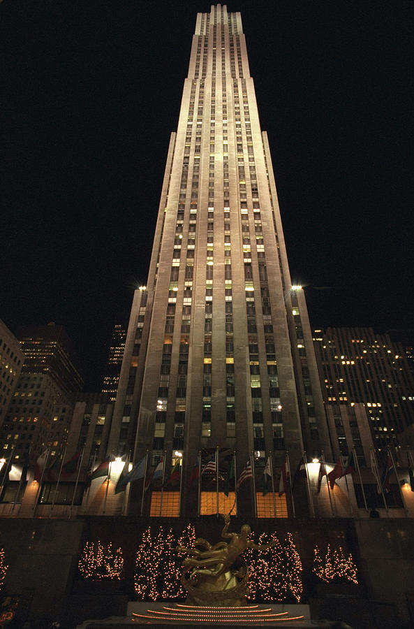 Rockefeller Center At Night Photograph by New York Daily News Archive