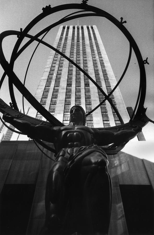 Rockefeller Statue Photograph by Mpi