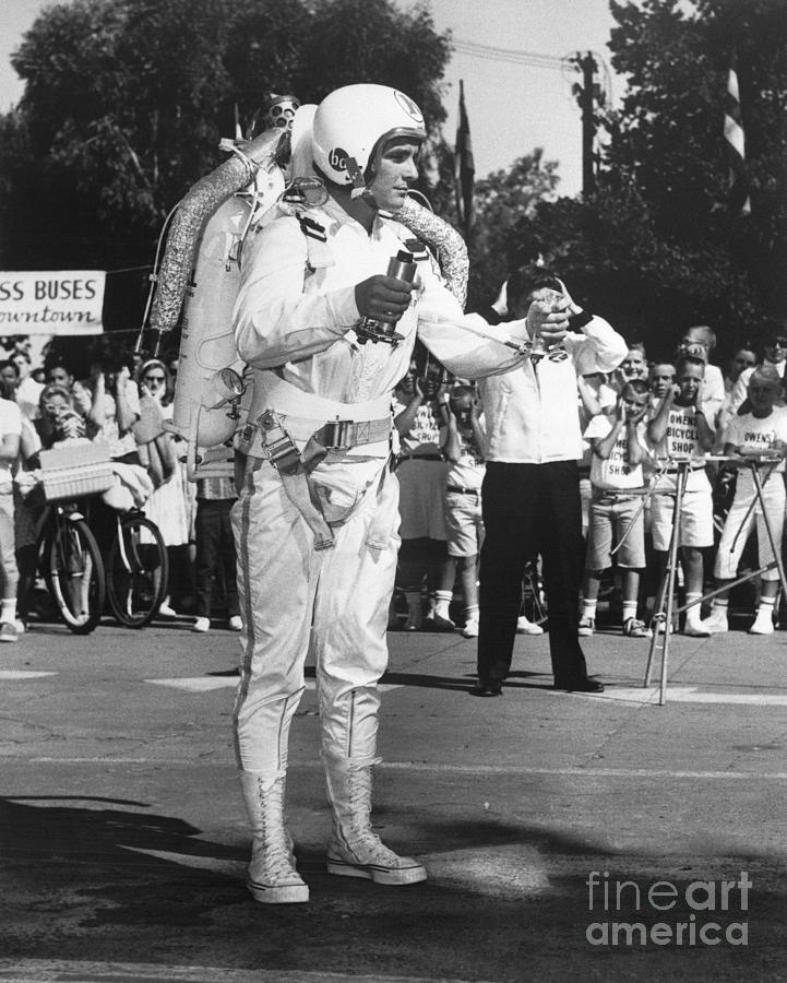 Rocket Man At California State Fair Photograph by Bettmann