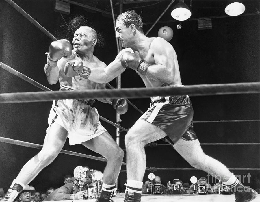 Rocky Marciano Defeats Jersey Joe Photograph by Bettmann
