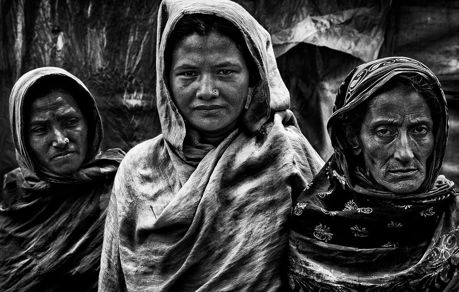 Rohingya Women - Bangladesh Photograph by Joxe Inazio Kuesta Garmendia