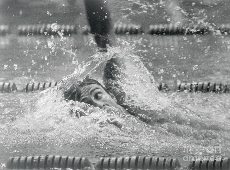 Roland Matthes In Swimming Action Photograph by Bettmann