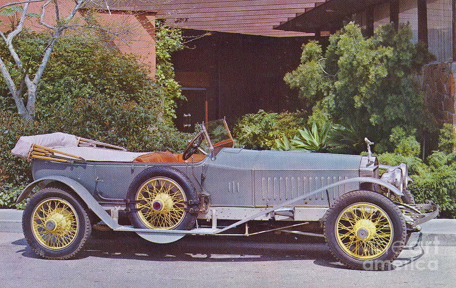 Rolls-royce Automobile Photograph by Bettmann