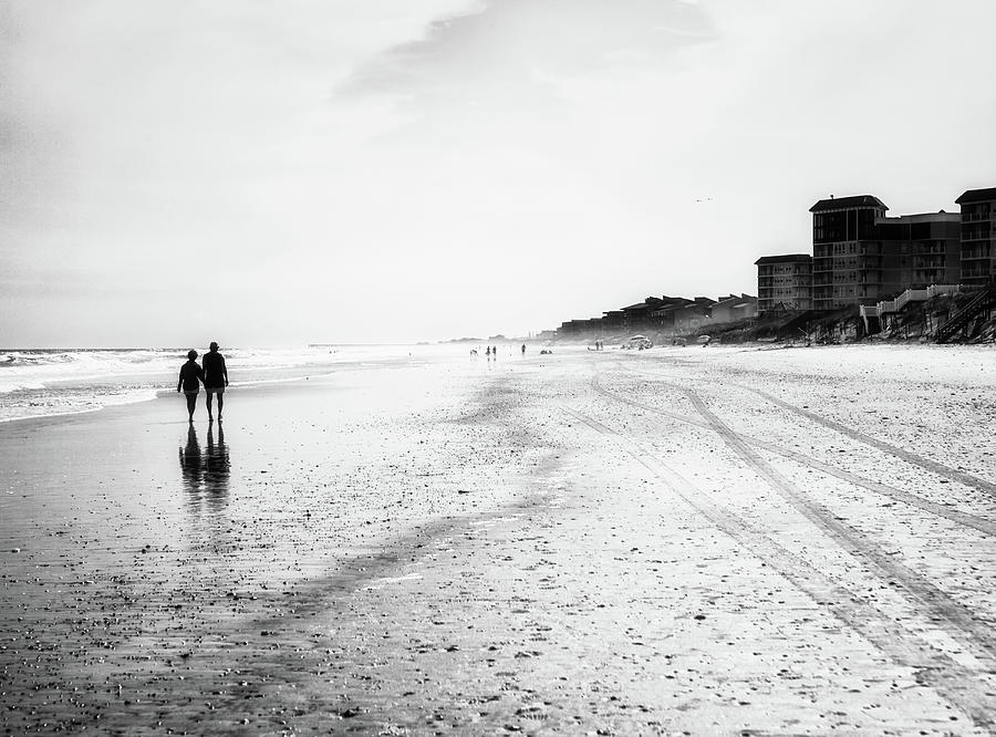 Romance On The Beach Photograph by Marilyn Nieves