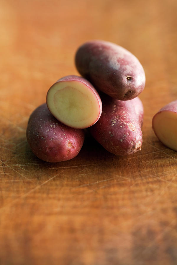 romano potato Variety Photograph by Michael Wissing