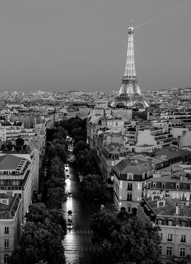 Last Romance in Paris  Photograph by David Perea