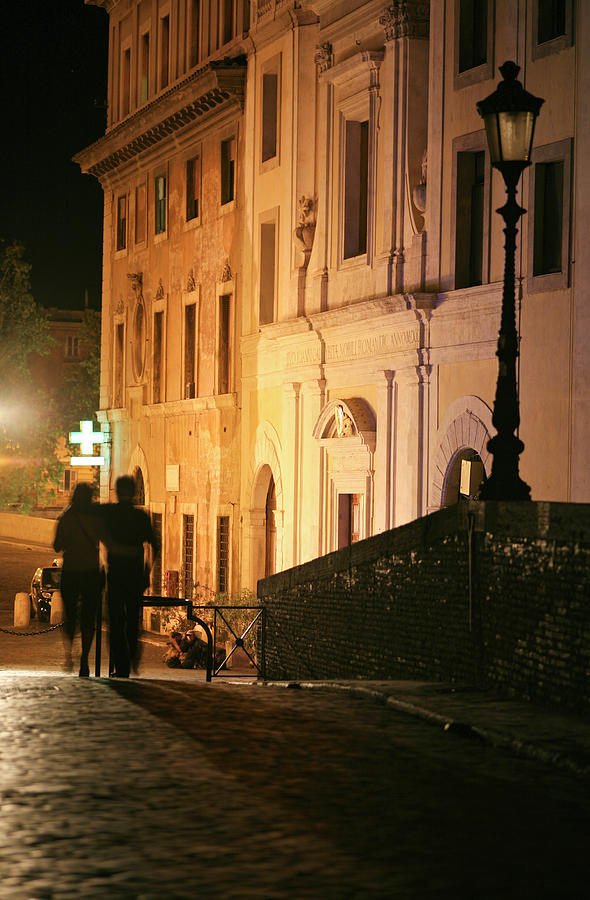 Romantic Rome, Latenight Couple In Photograph by Goldhafen