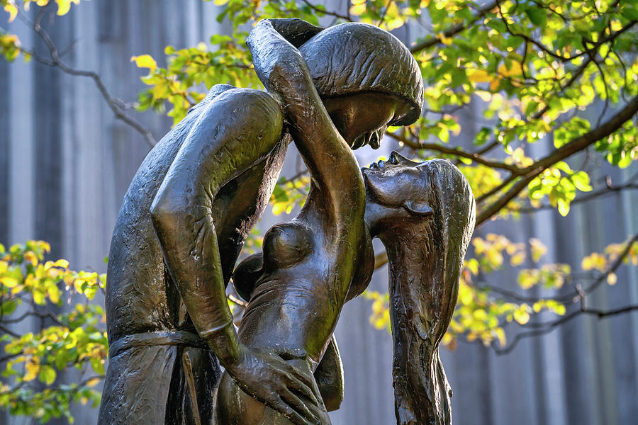 Romeo & Juliet In Central Park, Nyc Digital Art by Laura Zeid