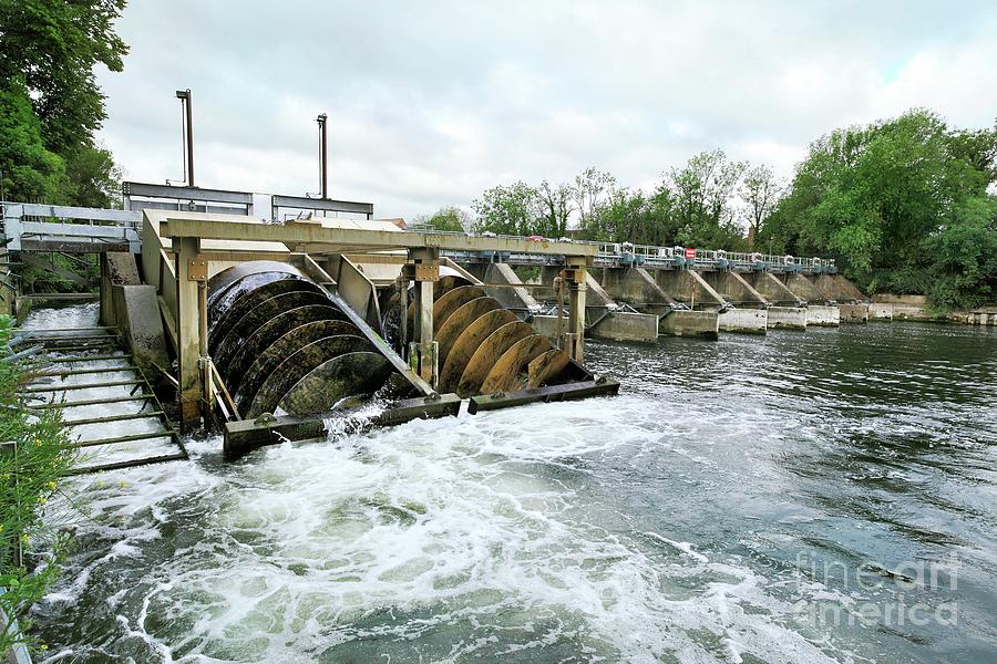 Power Station Photograph - Romney Weir Hydroelectric Power Scheme by Martin Bond/science Photo Library