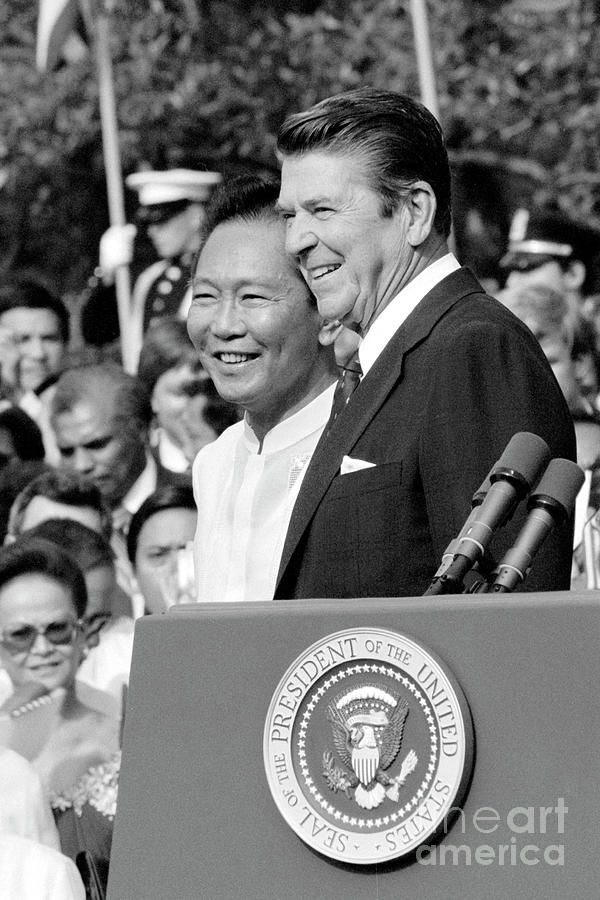 Ronald Reagan With Ferdinand Marcos Photograph by Bettmann