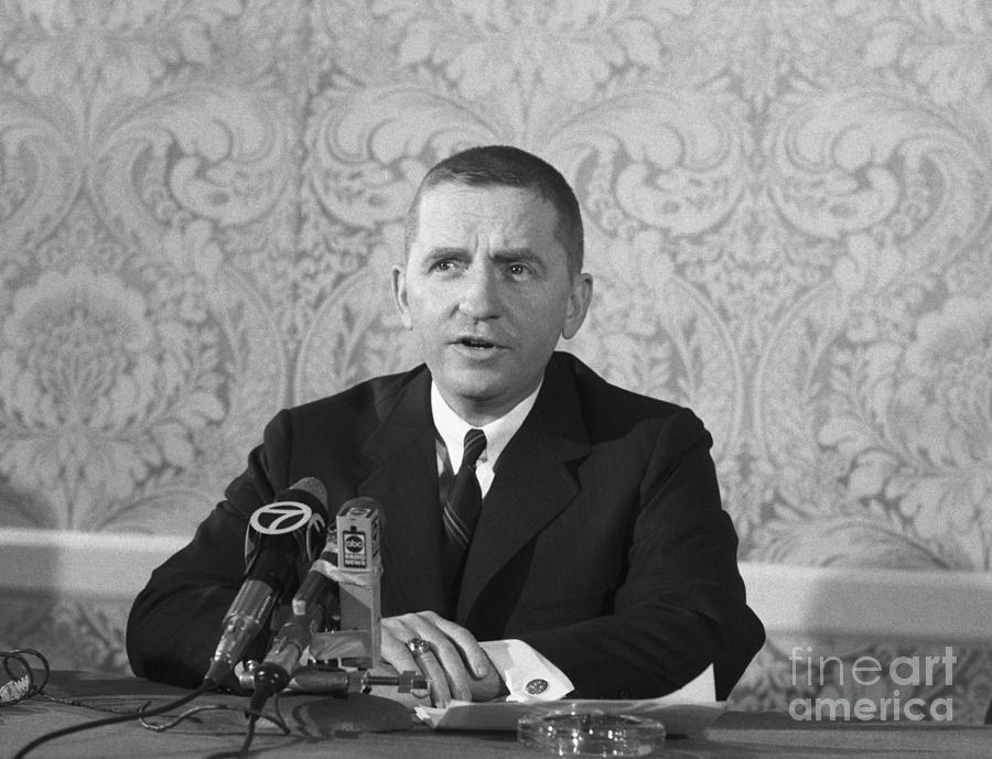 Ross Perot At Press Conference Photograph by Bettmann