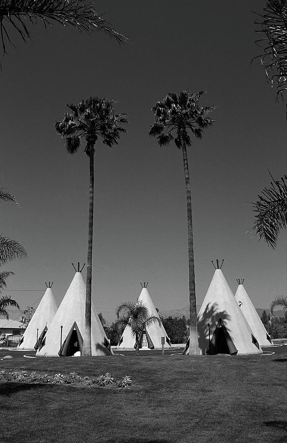 Route 66 - Wigwam Motel 2007 BW Photograph by Frank Romeo