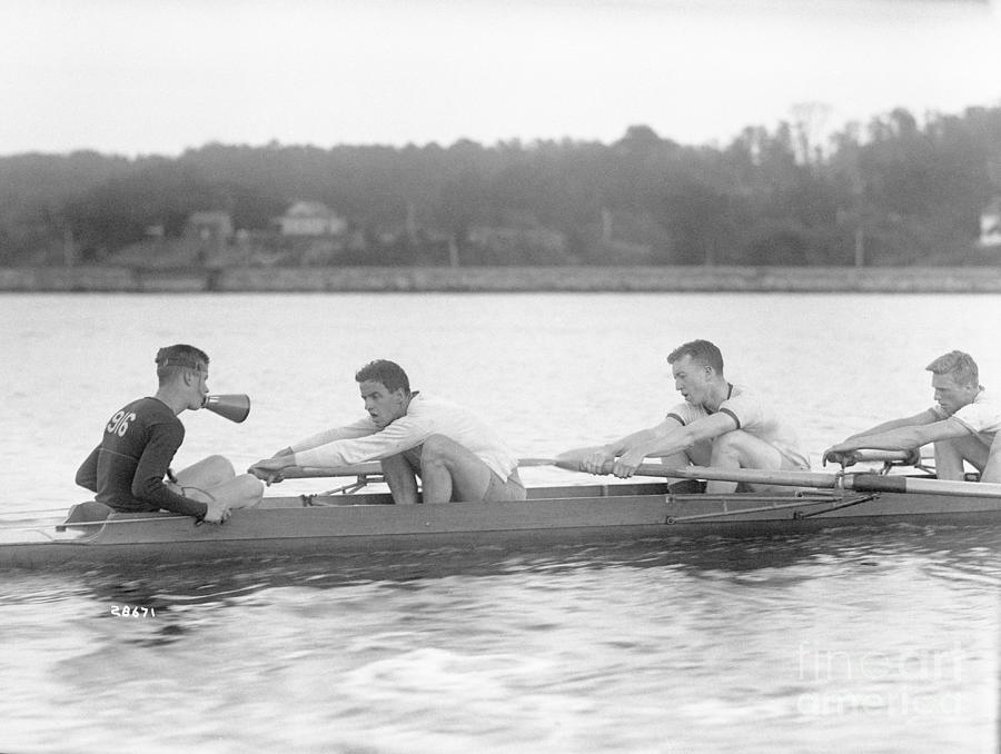 Rowing Partners Showing Their Skills Photograph by Bettmann