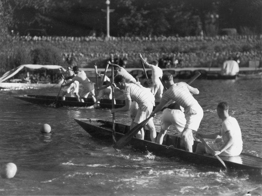 Rowing Race Photograph by Chaloner Woods