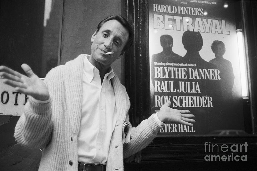 Roy Scheider, Hands Raised Photograph by Bettmann