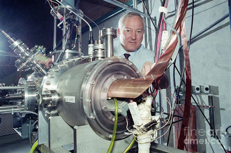 Houston Photograph - Russel Huson With Ion Source Generator by Bettmann