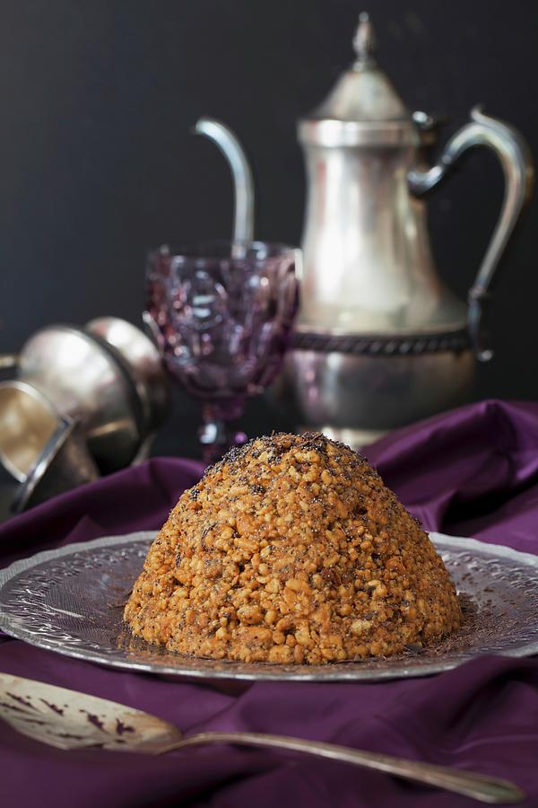 Russian Cake Muraveinik anthill Cake With Caramel, Walnuts And Poppy ...