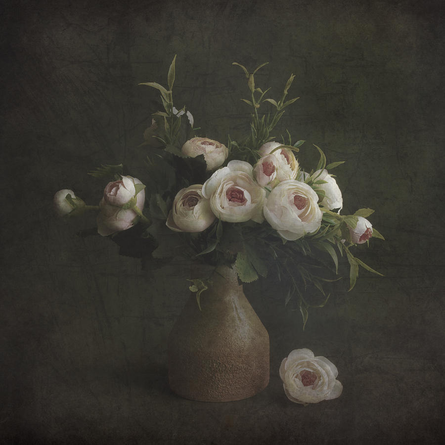 Flower Photograph - Rusty by iek K?ral