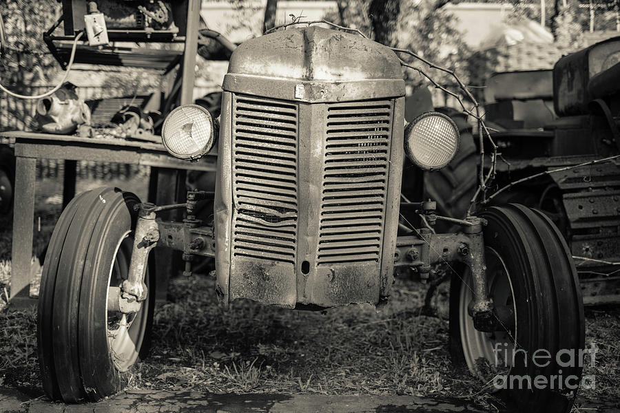 Rusty Old Ford Vintage Farm Tractor Photograph by Edward Fielding