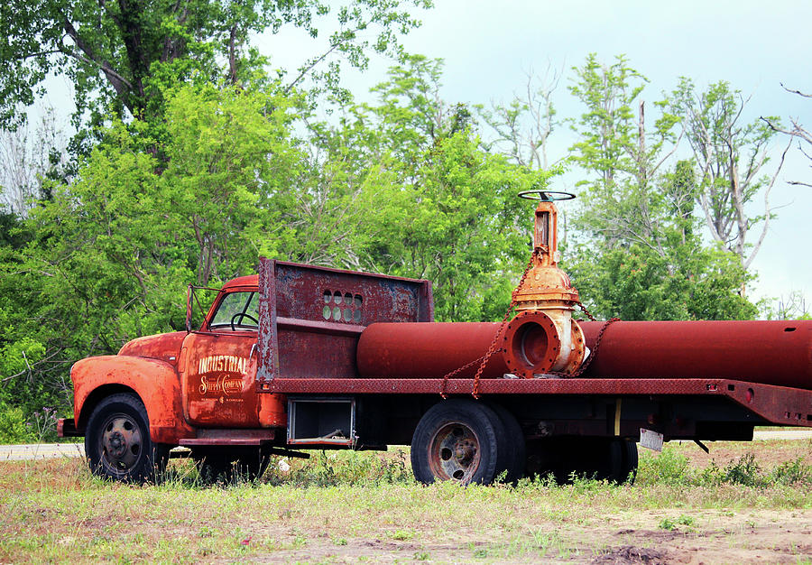 Rusty Old Work Truck Photograph by Cynthia Guinn