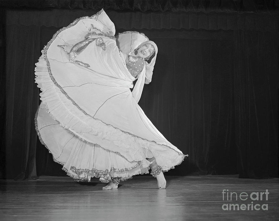 Ruth St. Denis In Swirling Dress Photograph by Bettmann