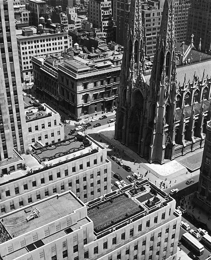 Black And White Photograph - Saint Patricks Cathedral by Alfred Eisenstaedt