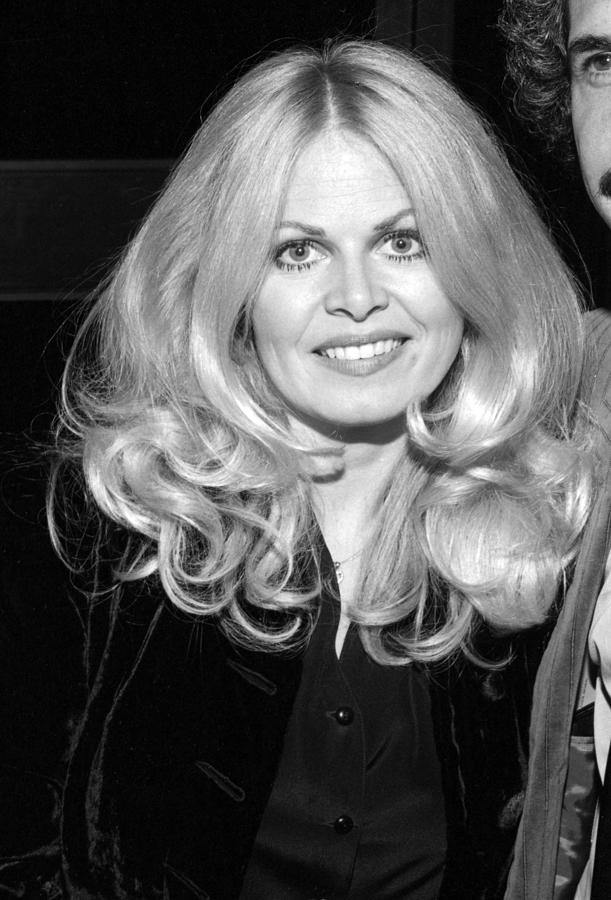 Sally Struthers Photograph by Mediapunch - Fine Art America