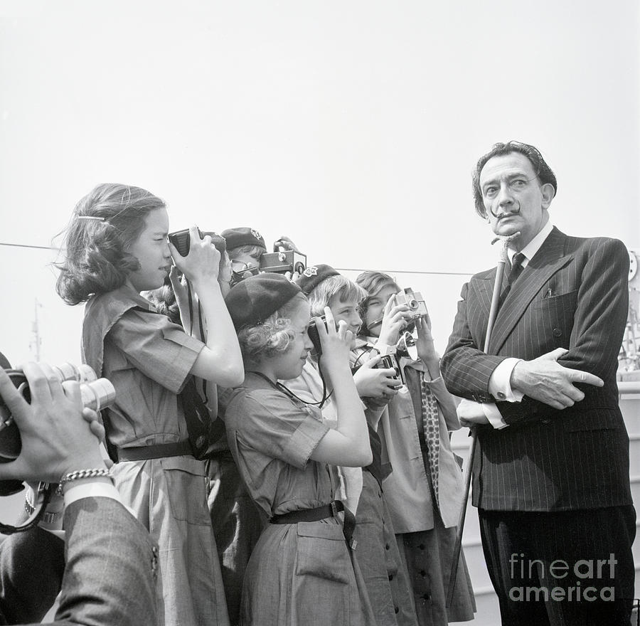 Salvador Dali And Girl Scouts Photograph by Bettmann