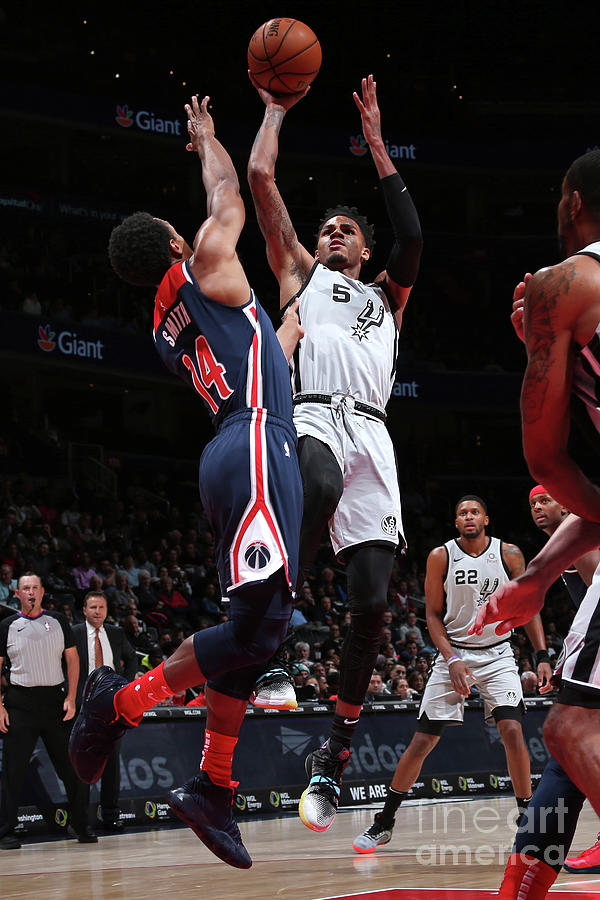 San Antonio Spurs V Washington Wizards Photograph by Ned Dishman