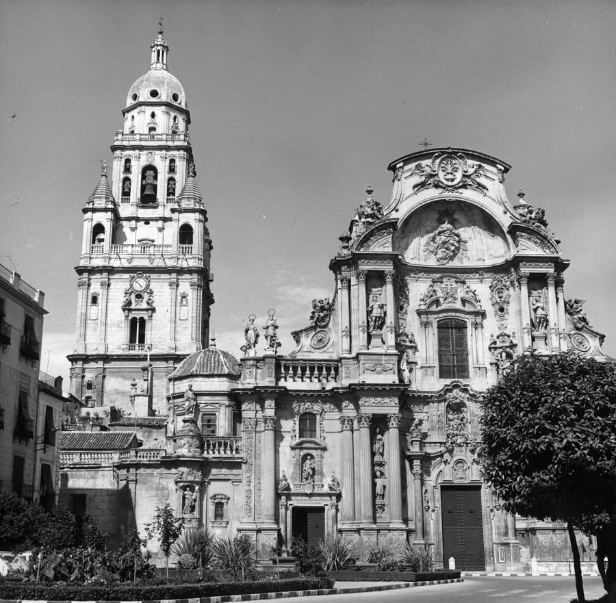 Santa Iglesia Photograph by Fox Photos